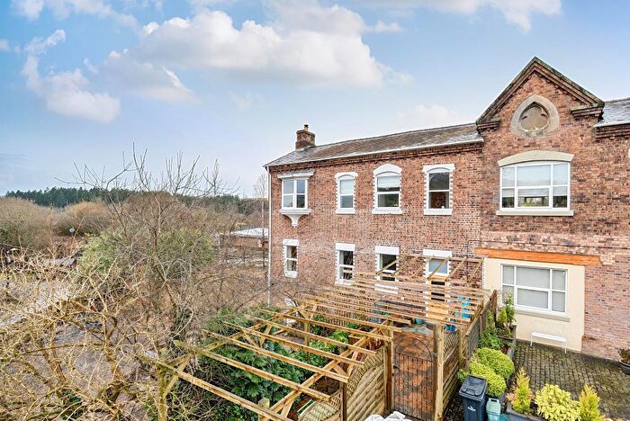 3 Bedroom End Of Terrace House For Sale In Builth Wellls, Powys, LD2
