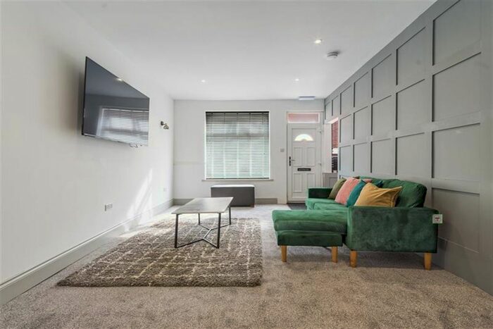 6 Bedroom Maisonette To Rent In Field Street, Gosforth, Newcastle Upon Tyne, NE3