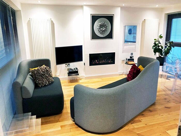 2 Bedroom Apartment To Rent In Marmion Mews, Battersea, SW11