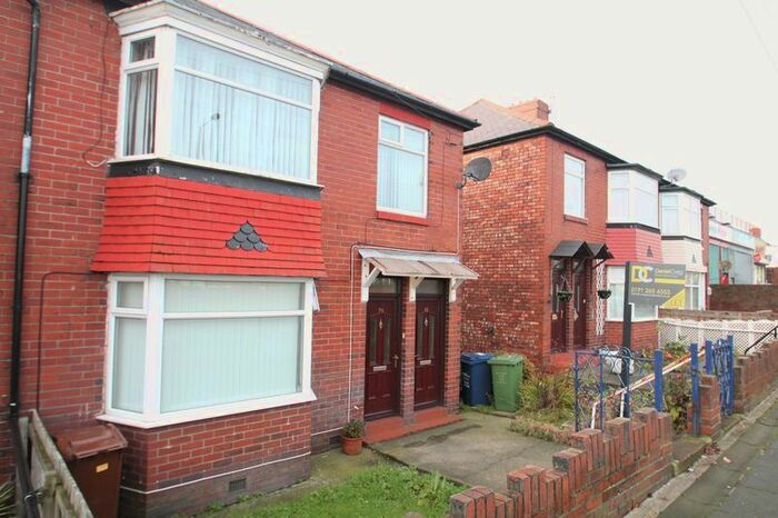 3 Bedroom Flat To Rent In Benfield Road, Newcastle Upon Tyne, NE6