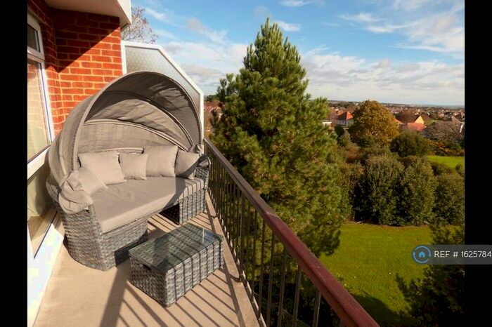 2 Bedroom Flat To Rent In Belle Vue Road, Bournemouth, BH6
