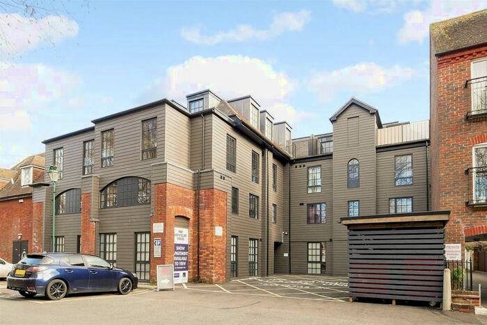 1 Bedroom Apartment To Rent In Southgate, Chichester, PO19