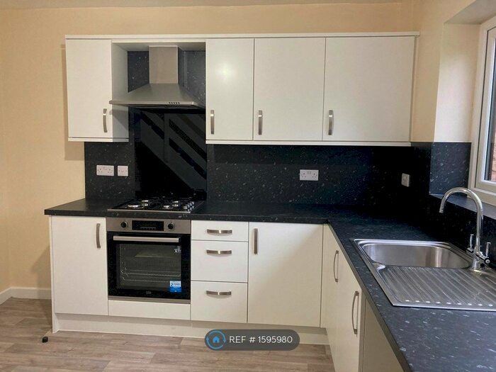 2 Bedroom Semi-Detached House To Rent In Rochdale Road, Firgrove, Rochdale, OL16