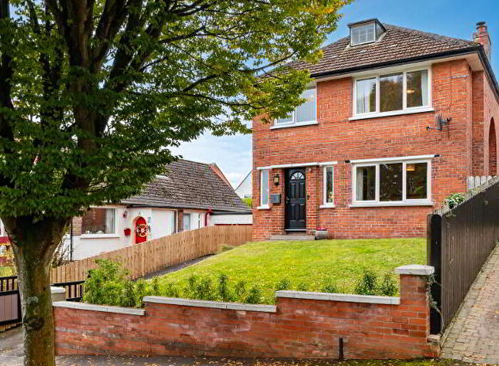 3 Bedroom Detached House For Sale In Upper Cavehill Road, Belfast, BT15