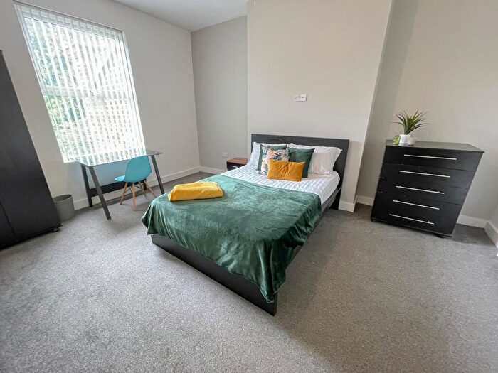 7 Bedroom Semi-Detached House To Rent In Arundel Avenue, L17