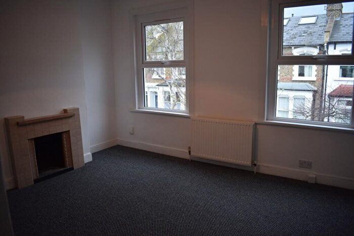 1 Bedroom Flat To Rent In Ayrsome Road, London, N16