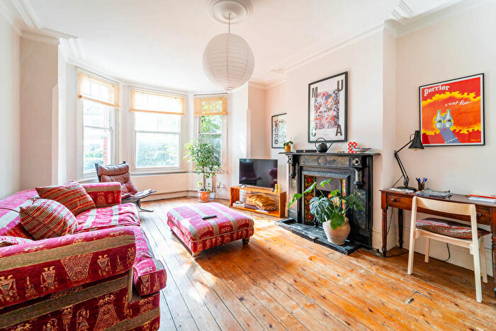 1 Bedroom Flat For Sale In Alexandra Park Road, Muswell Hill, N10