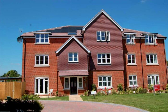 2 Bedroom Flat To Rent In Old Sawmill Place, Chinnor OX39
