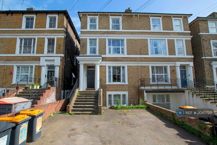 2 Bedroom Flat To Rent In Ashburnham Road, Bedford, MK40