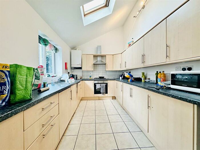 6 Bedroom House To Rent In Elmsthorpe Avenue, Nottingham, NG7