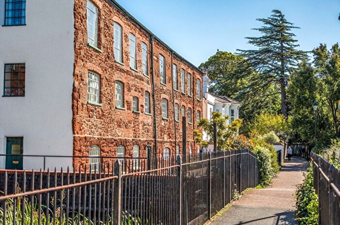 2 Bedroom Flat For Sale In Old Mill Close, Exeter, Devon, EX2