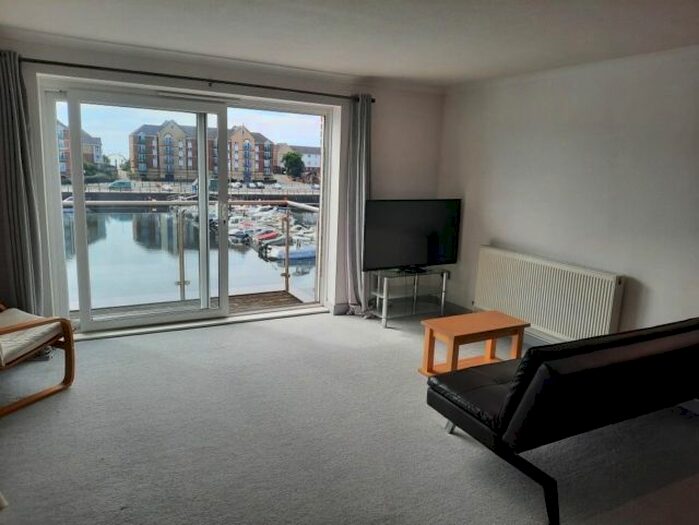 2 Bedroom Flat To Rent In Squire Court, Marina, Swansea., SA1