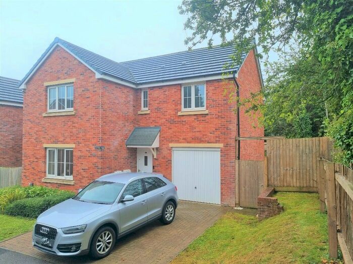 4 Bedroom Detached House To Rent In Canon Walk, Penarth, CF64