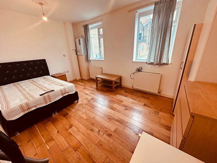Studio To Rent In Holloway Road, Islington, N7