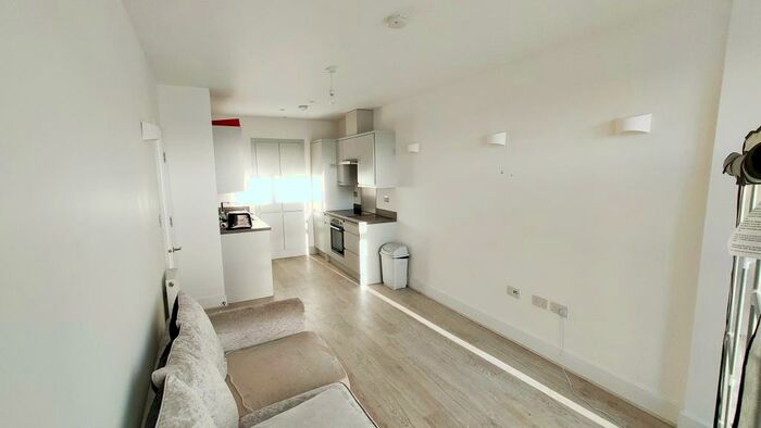 1 Bedroom Apartment To Rent In Station Parade, Letchworth Garden City, SG6