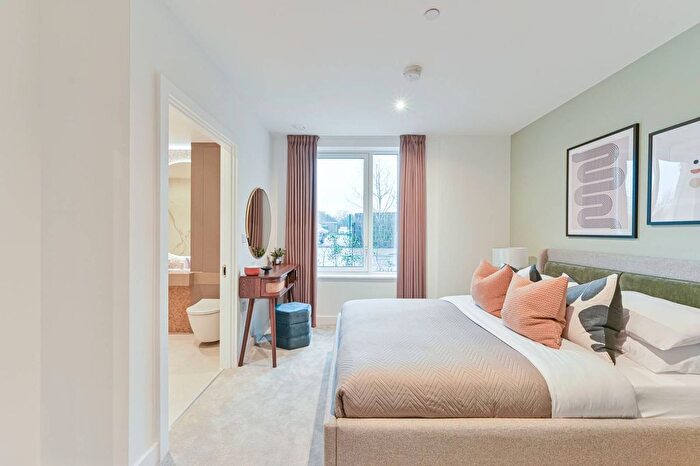 2 Bedroom Flat For Sale In Kidbrooke Village, Kidbrooke, SE3
