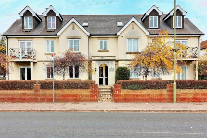 2 Bedroom Flat To Rent In Station Road, Hayling Island, PO11