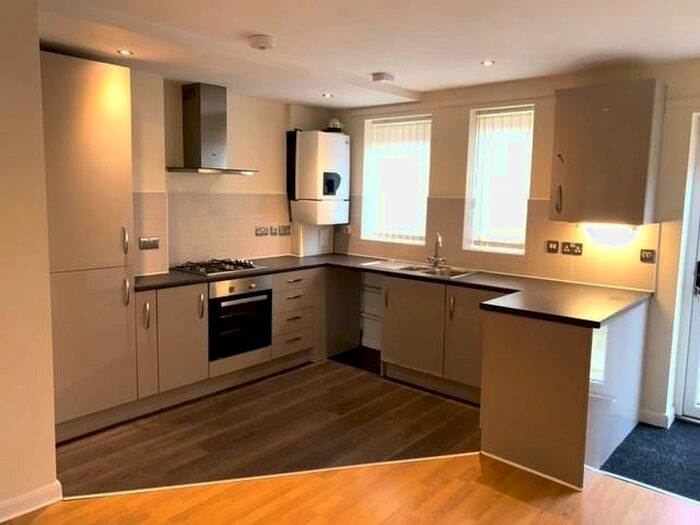 4 Bedroom Town House To Rent In Spinner Street, Stockport, SK1