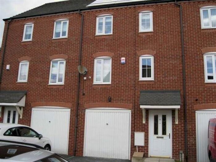 3 Bedroom Property To Rent In North Dene Park, Chadderton, Oldham, OL9