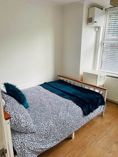 2 Bedroom Flat To Rent In Framfield Road, London, W7