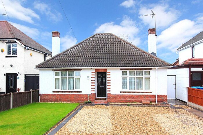 2 Bedroom Detached Bungalow To Rent In Mount Road, Wombourne, Wolverhampton, WV5