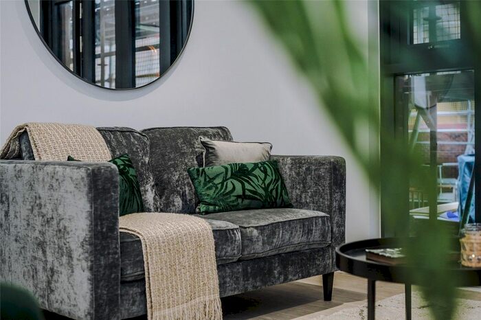 2 Bedroom Flat To Rent In Crossings, Park Green, Macclesfield SK11