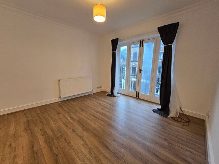 1 Bedroom Flat To Rent In Farringdon Road, London, EC1R