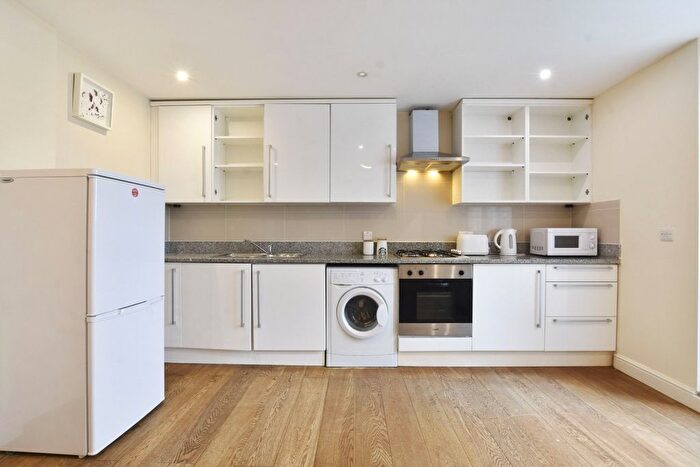 2 Bedroom Flat To Rent In High Street, London, N8