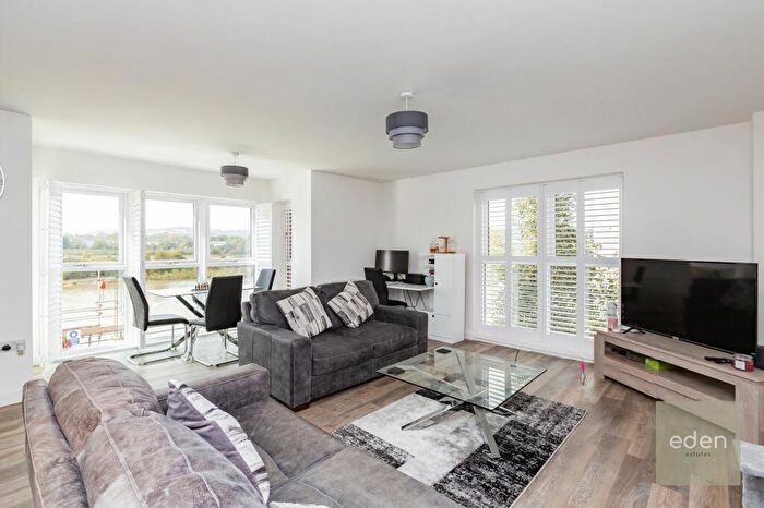 2 Bedroom Flat For Sale In Waterman Way, Wouldham, ME1
