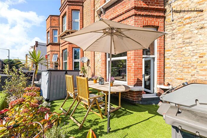 2 Bedroom Maisonette For Sale In West Hill, Putney, London, SW18