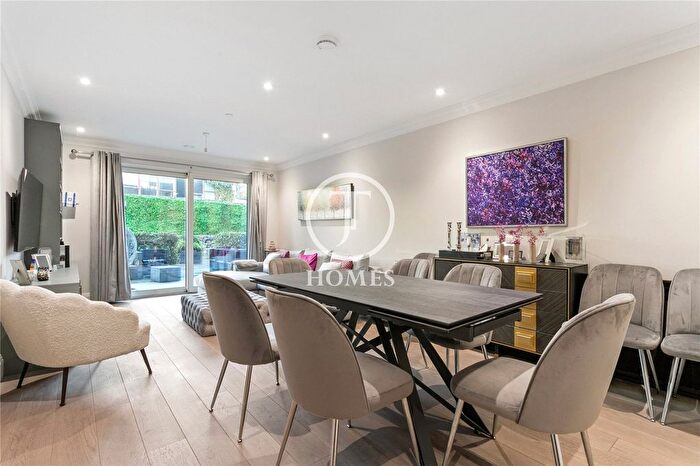 2 Bedroom Flat For Sale In Hillview Gardens, London, NW4