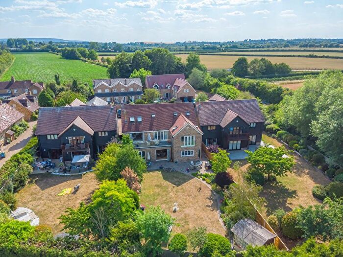 5 Bedroom Detached House For Sale In Hartop Close, Ivinghoe Aston, LU7