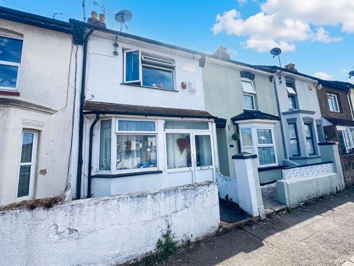 3 Bedroom Terraced House To Rent In Longfellow Road, Gillingham, ME7