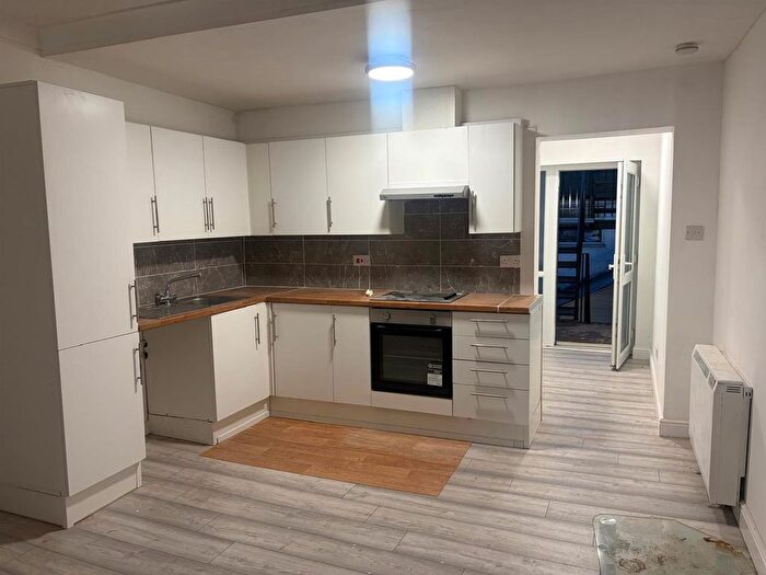 1 Bedroom Flat To Rent In Carters Green, West Bromwich, B70