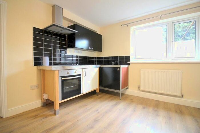 1 Bedroom Flat To Rent In Hambrough Road, Southall, UB1