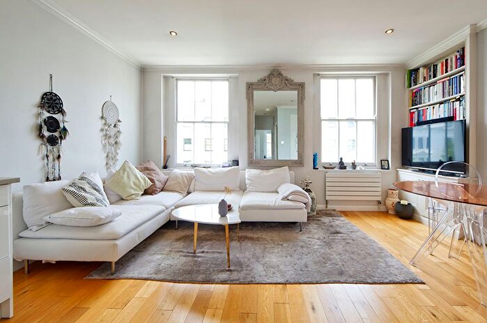 1 Bedroom Flat For Sale In Hereford Road, Notting Hill, W2