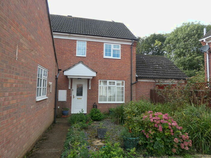 3 Bedroom Detached House To Rent In Kempston, MK42