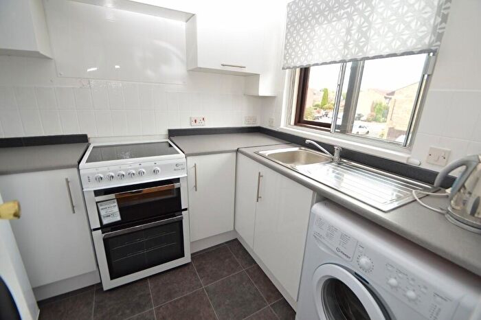 1 Bedroom Apartment To Rent In The Drive, Slough, Berkshire, SL3