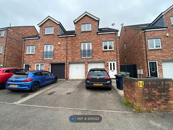 4 Bedroom Terraced House To Rent In St. Cuthberts Road, Gateshead, NE8