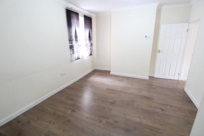 1 Bedroom Flat To Rent In Wenlock Street, Luton, Bedfordshire, LU2