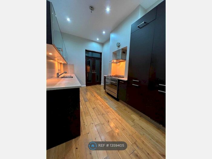 2 Bedroom Flat To Rent In Kent House Road, Beckenham, BR3