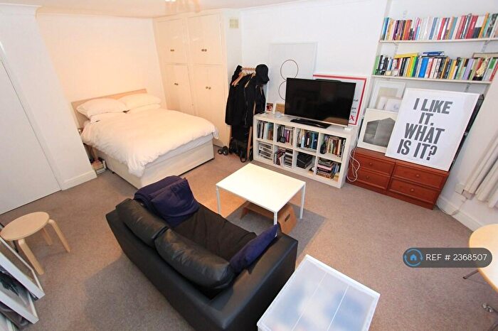 Studio To Rent In Fordwych Road, London, NW2