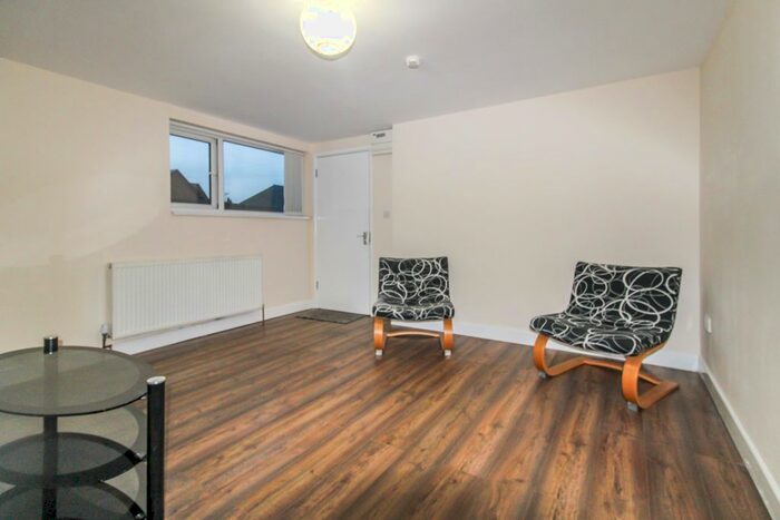 1 Bedroom Flat To Rent In High Street, Kings Heath, Birmingham, B14