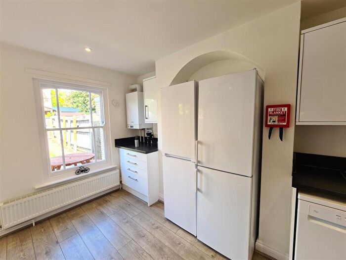 4 Bedroom House To Rent In Pakenham Close, Cambridge, CB4