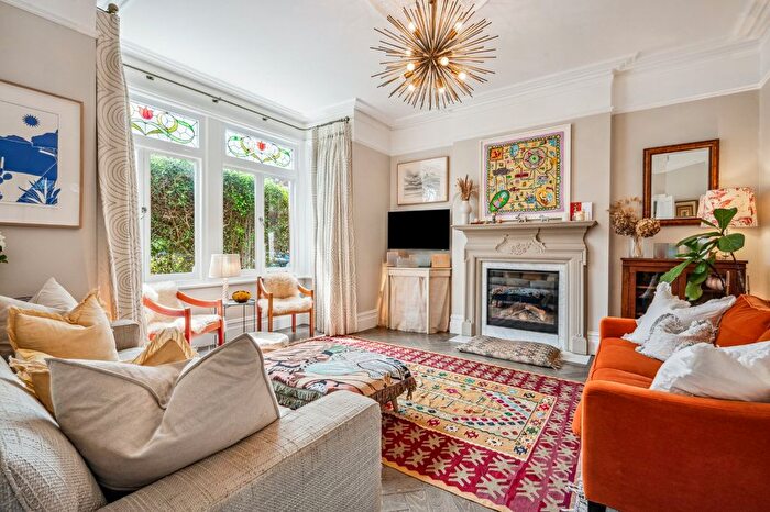 4 Bedroom End Of Terrace House To Rent In Lebanon Park, Twickenham, TW1