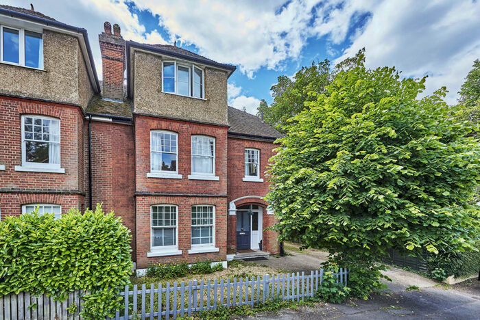 2 Bedroom Apartment To Rent In Grosvenor Road, St Albans, Herts, AL1