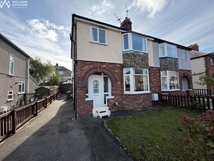 3 Bedroom Semi-Detached House For Sale In Belmont Avenue, Bangor, Gwynedd, LL57