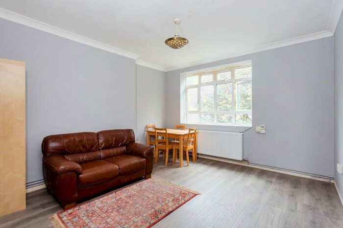 2 Bedroom Flat To Rent In Pondfield House, Highbury Estate, London, N5