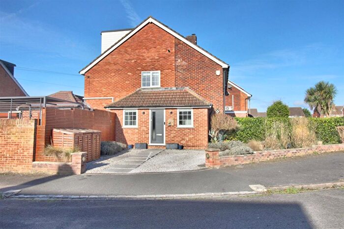 4 Bedroom Semi-Detached House For Sale In Lea Close, Reading, Berkshire, RG30