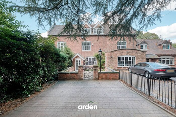 4 Bedroom Terraced House For Sale In Woodrow Lane, Catshill, B61